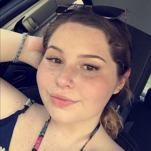 Meet your Posher, Mia